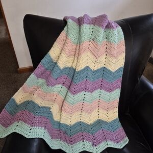 Handmade Chevron Crochet Baby Blanket - Pastel Stripe